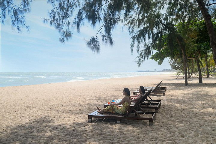Cha-Am beach, right in front